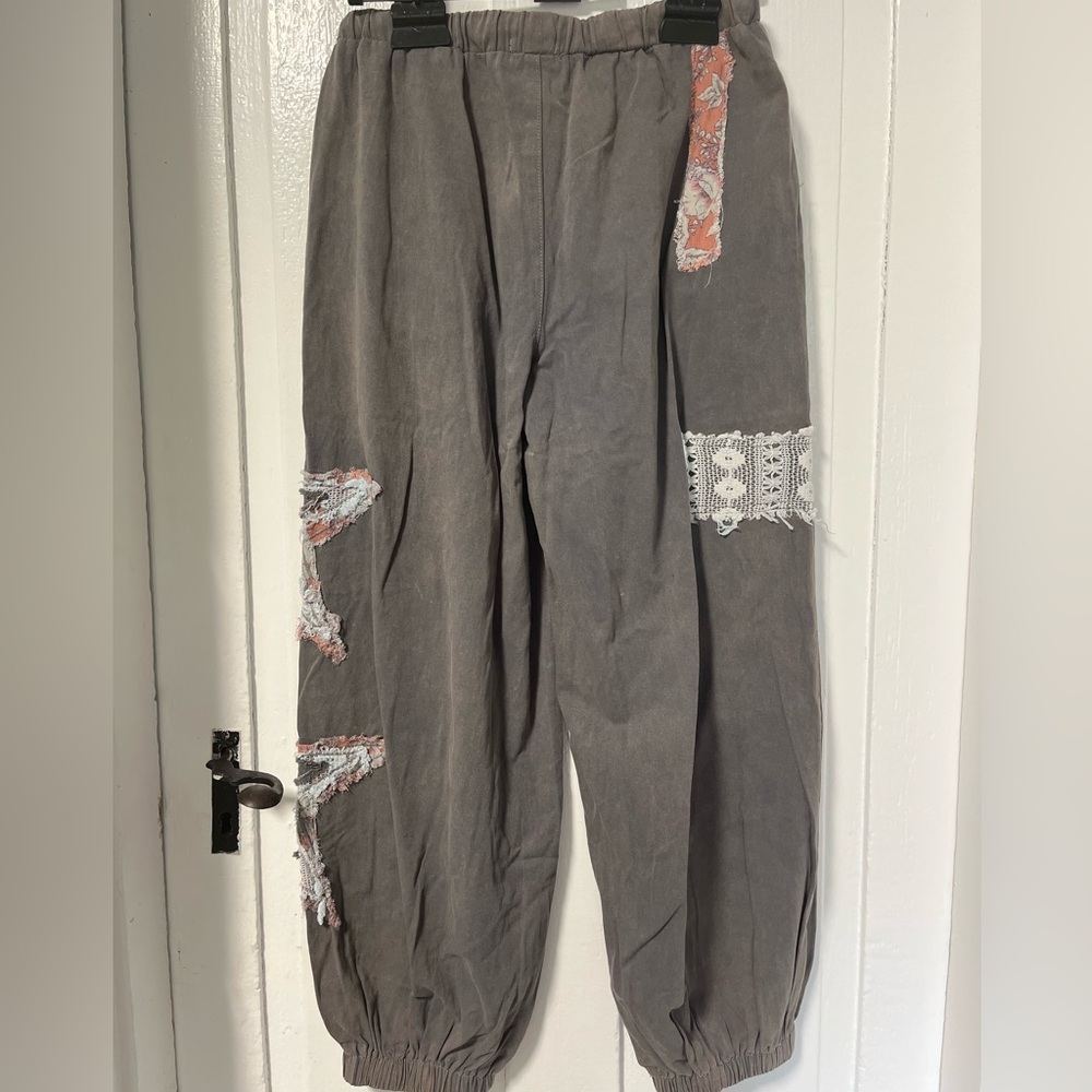 POL Gray Star-Patterned Pants - Picture 3 of 11